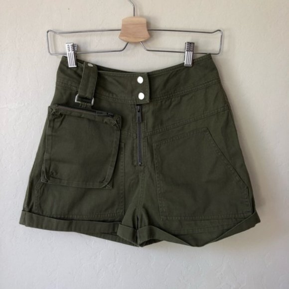 ASOS DESIGN Shorts with Detachable fanny pack - Picture 3 of 7